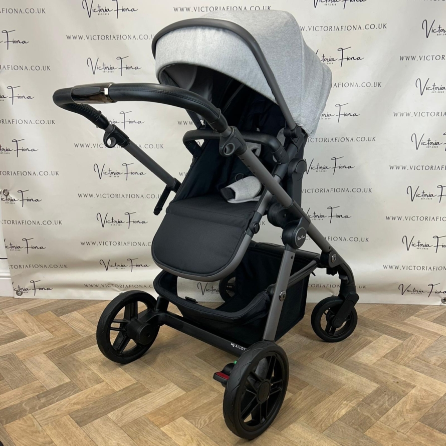 PRELOVED Silver Cross Coast Pushchair & Carrycot - SHORELINE - Image 6