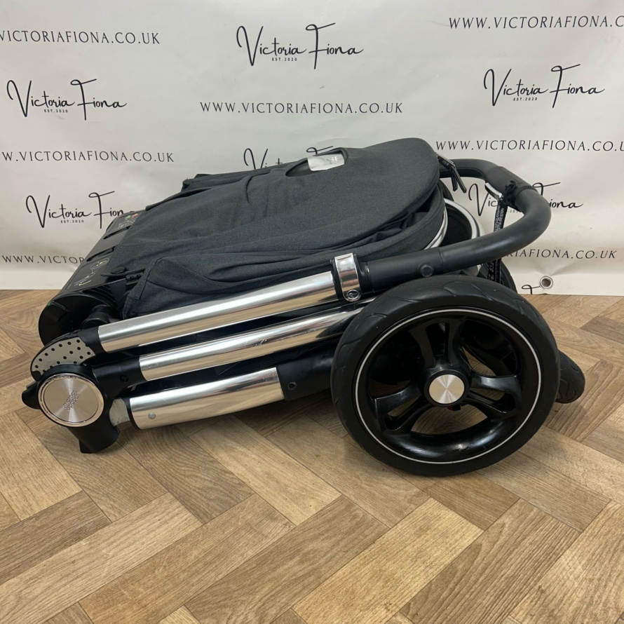 PRELOVED Mamas & Papas Ocarro Carrycot & Pushchair - Steel Grey - Image 10