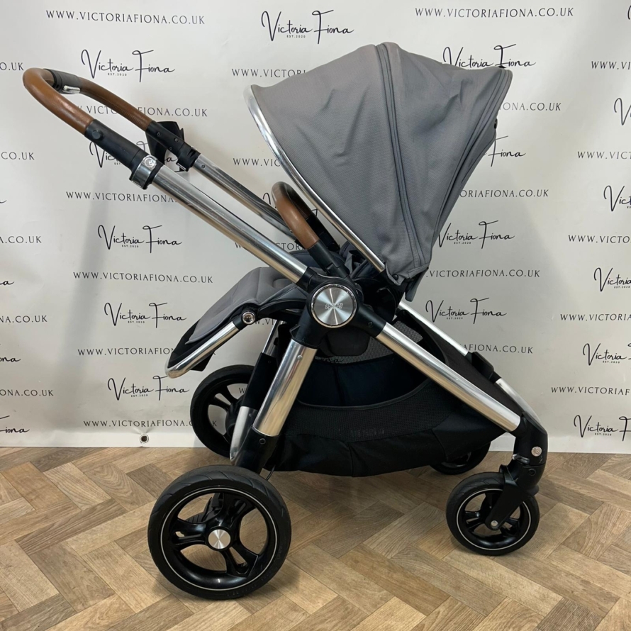 PRELOVED Mamas & Papas Ocarro Carrycot & Pushchair - Fossil Grey - Image 6