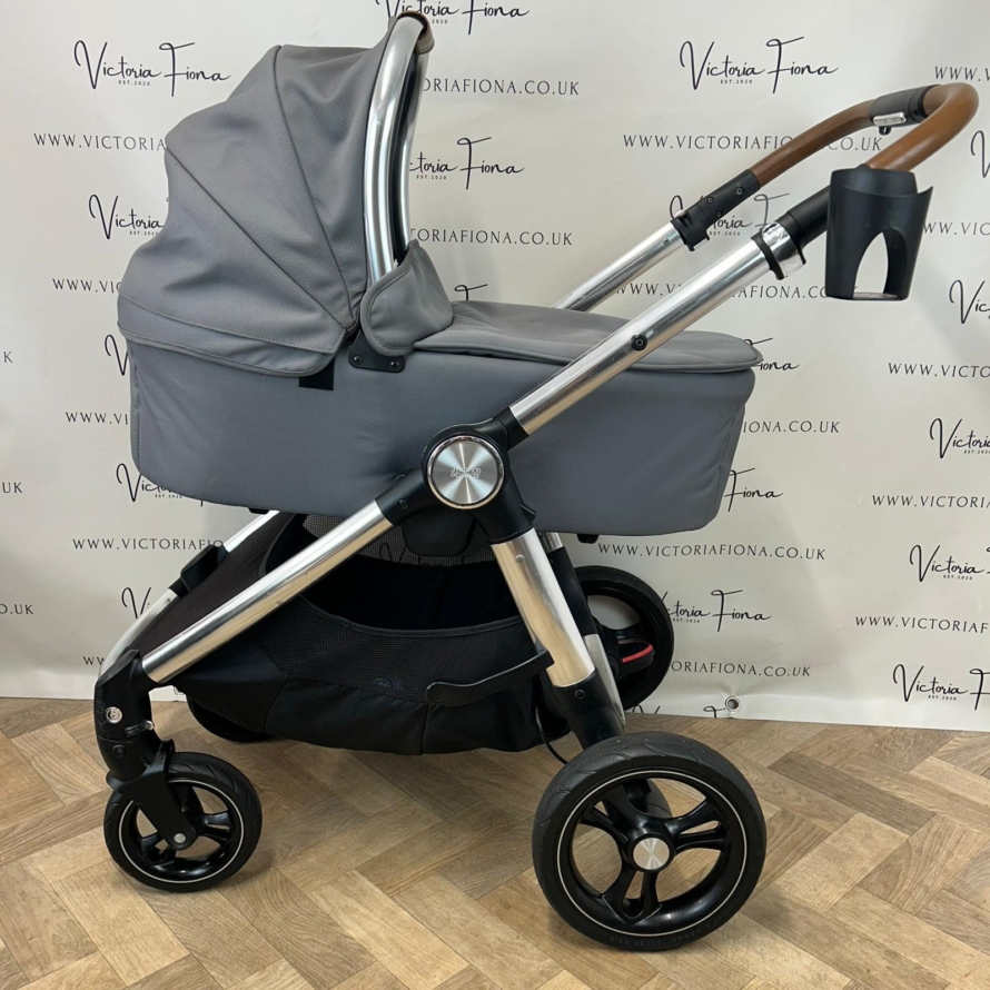 PRELOVED Mamas & Papas Ocarro Carrycot & Pushchair - Fossil Grey - Image 4