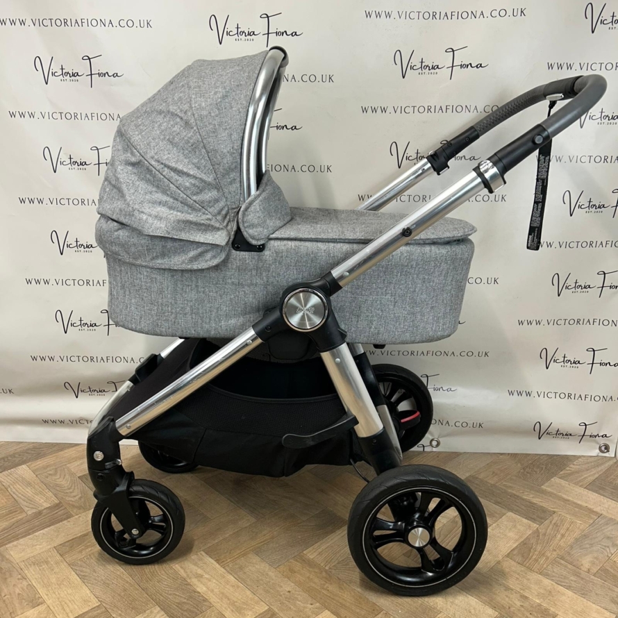 PRELOVED Mamas & Papas Ocarro Carrycot & Pushchair - Skyline Grey - Image 2