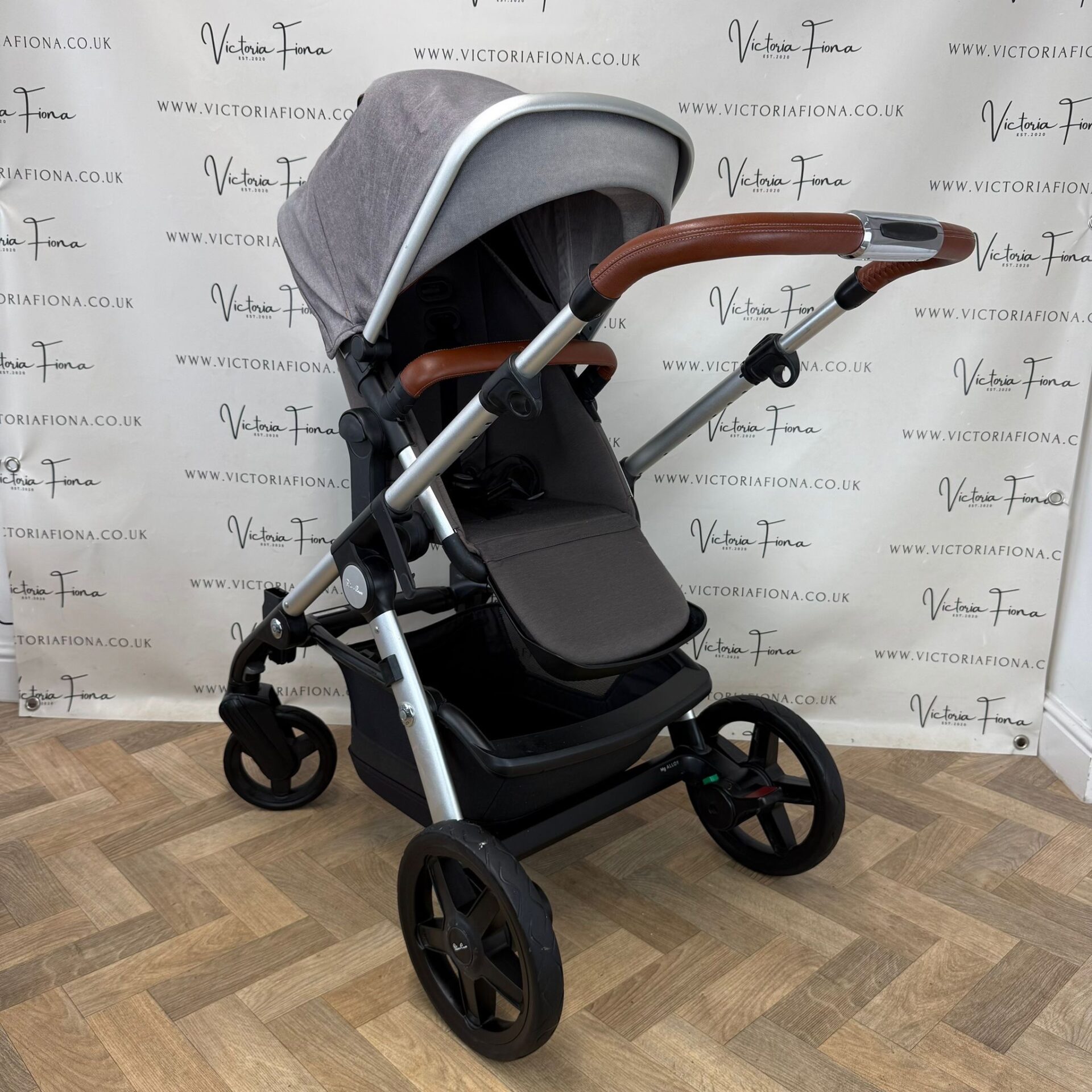 PRELOVED Silver Cross Wave Carrycot & DOUBLE Pushchair - Sable - Image 8