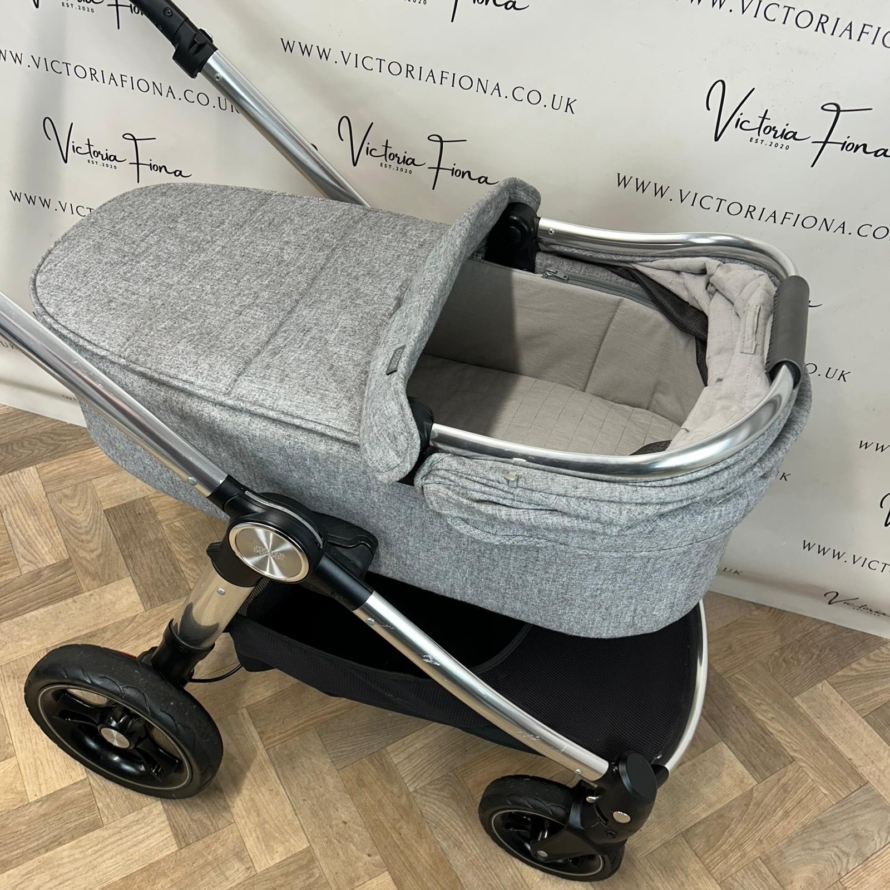 PRELOVED Mamas & Papas Ocarro Carrycot & Pushchair - Skyline Grey - Image 4