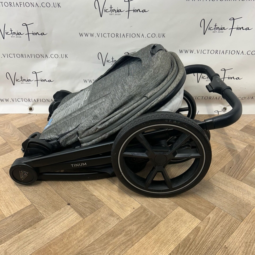 PRELOVED Venicci Tinum 2.0 3 in 1 Travel System - Magnetic Grey - Image 10