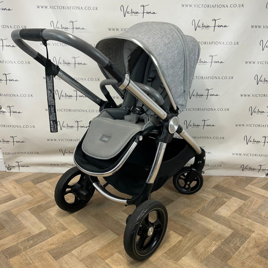 PRELOVED Mamas & Papas Ocarro Carrycot & Pushchair - Skyline Grey - Image 6