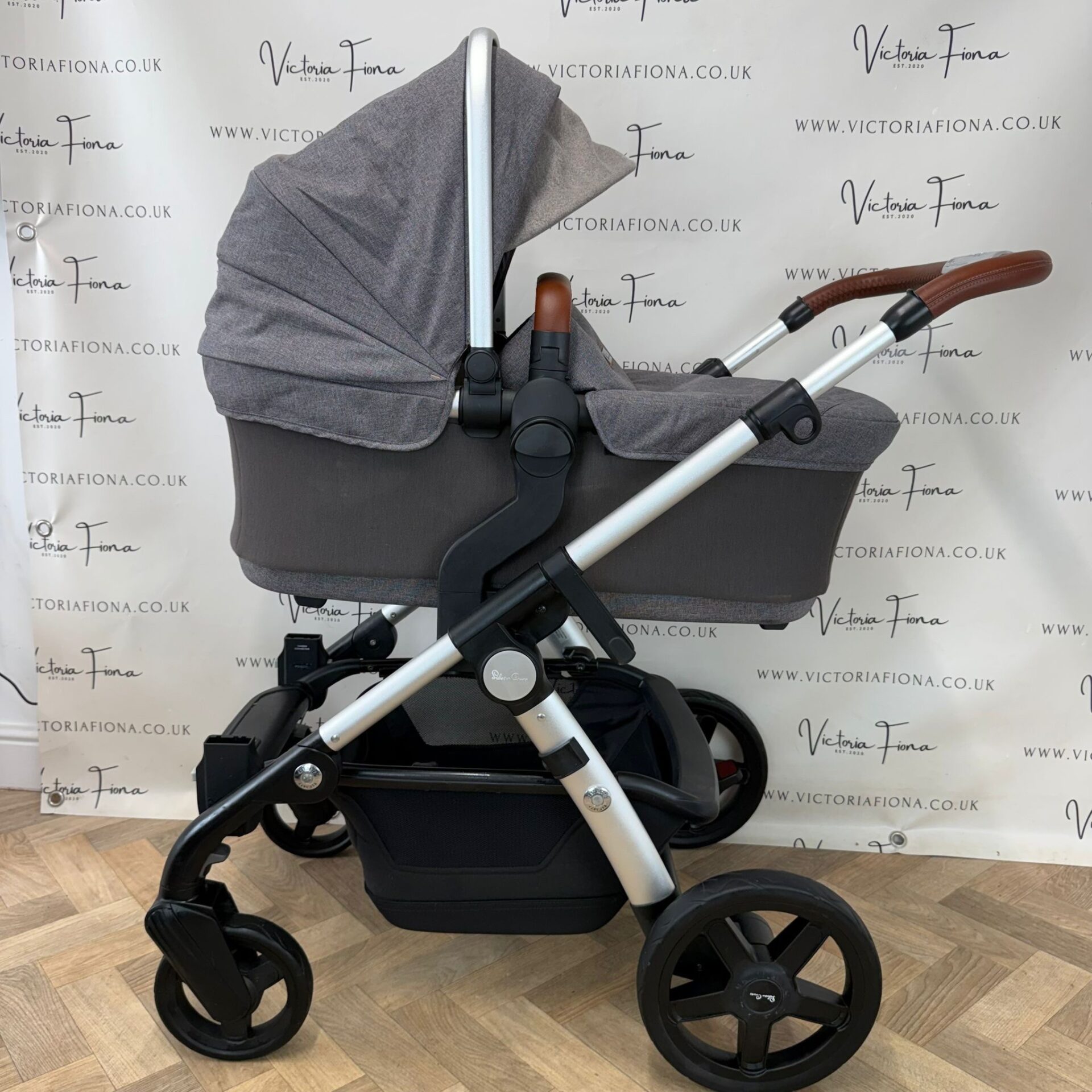 PRELOVED Silver Cross Wave Carrycot & DOUBLE Pushchair - Sable - Image 2