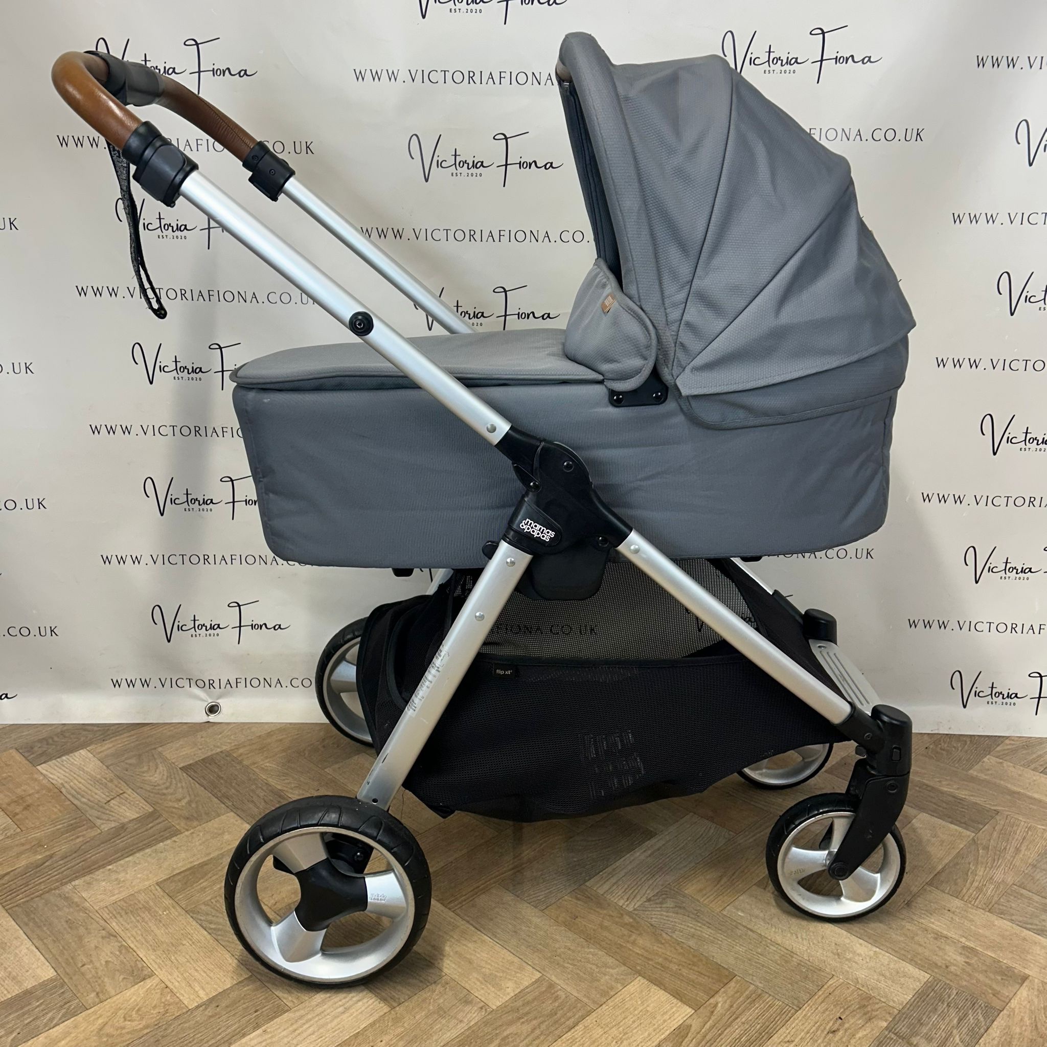 PRELOVED Mamas And Papas Flip xt2 Pushchair Travel System - Fossil Grey - Image 2