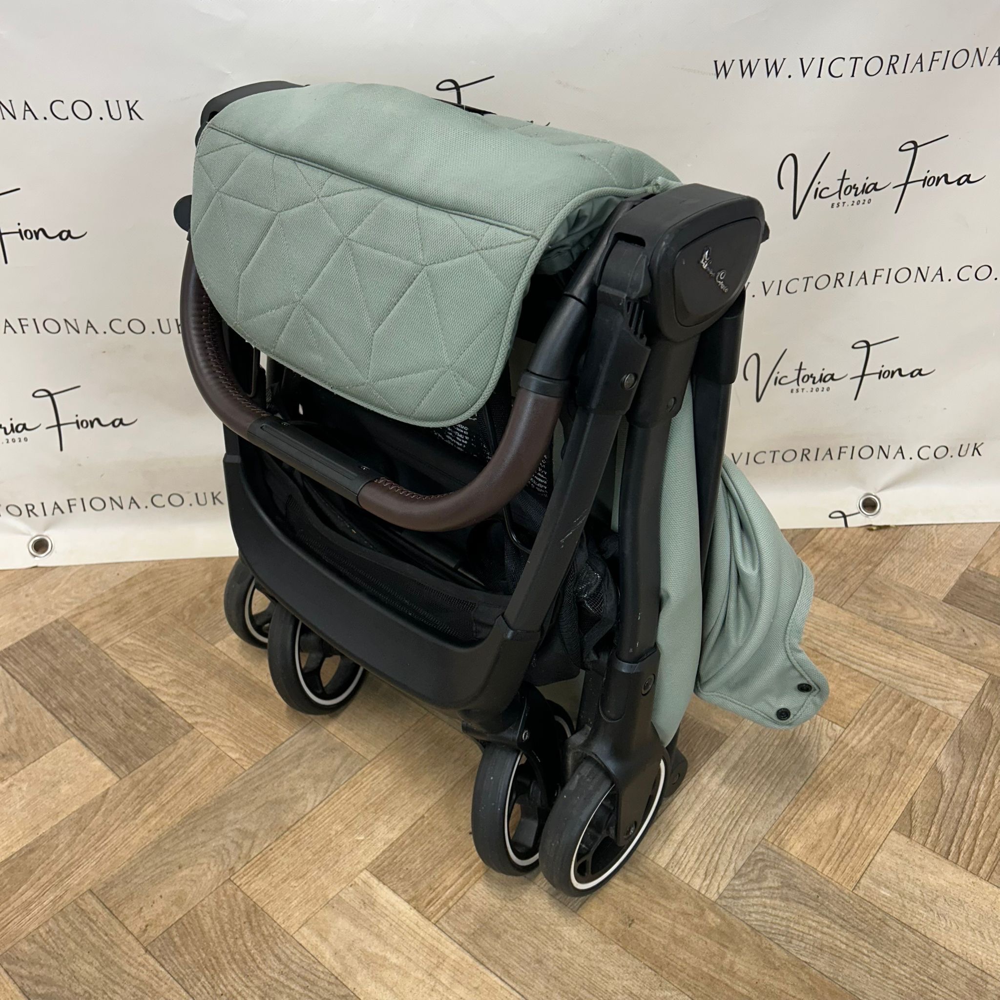 PRELOVED Silver Cross Clic Compact Stroller - Sage Green RRP£295 - Image 8