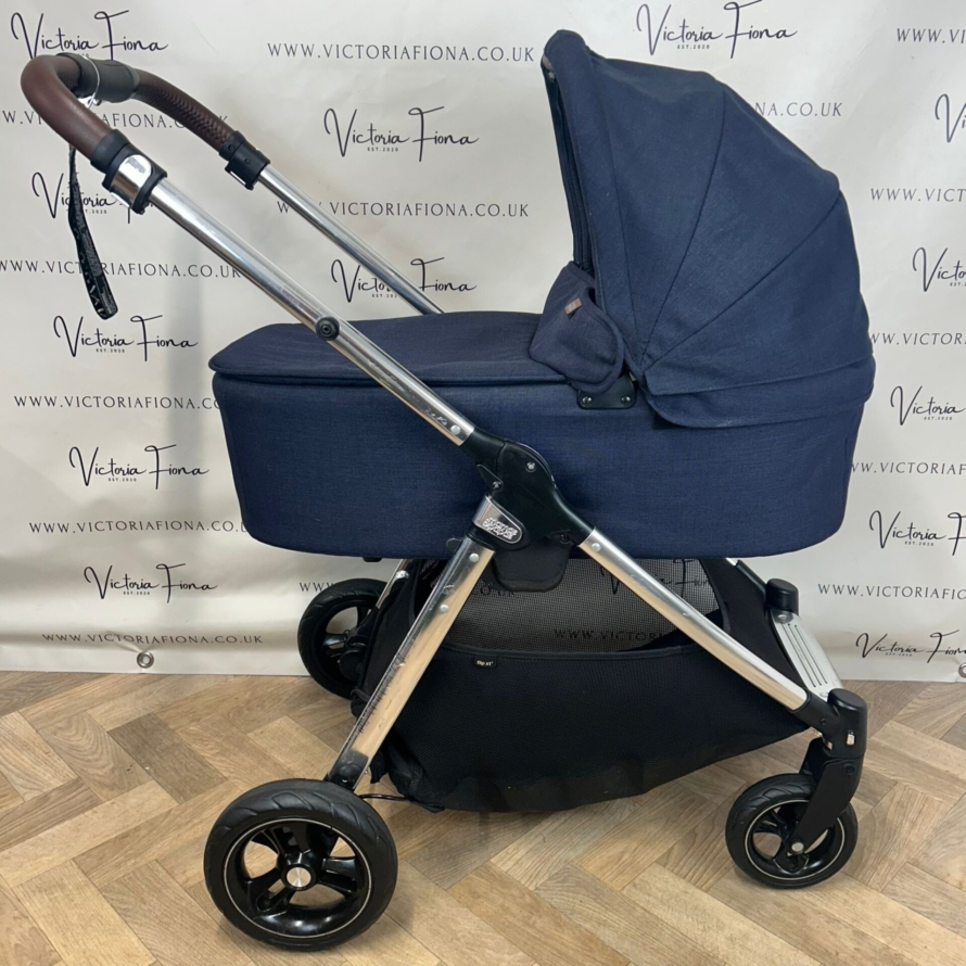 PRELOVED Mamas And Papas Flip xt3 Pushchair & Carry Cot Travel System - Navy Blue - Image 2