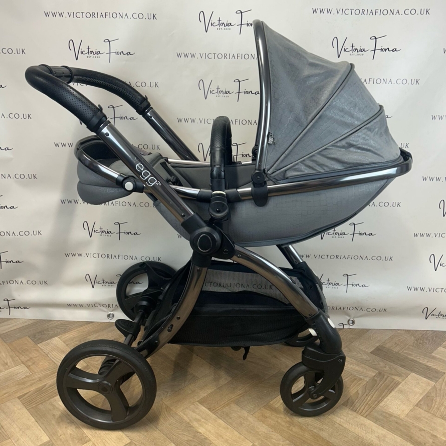 PRELOVED Egg2 Carrycot & Pushchair with Cybex 360 - Jurassic Grey 🩶 - Image 6