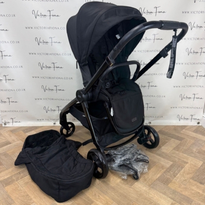 PRELOVED Mamas & Papas Strada Stroller Pushchair - Carbon Black