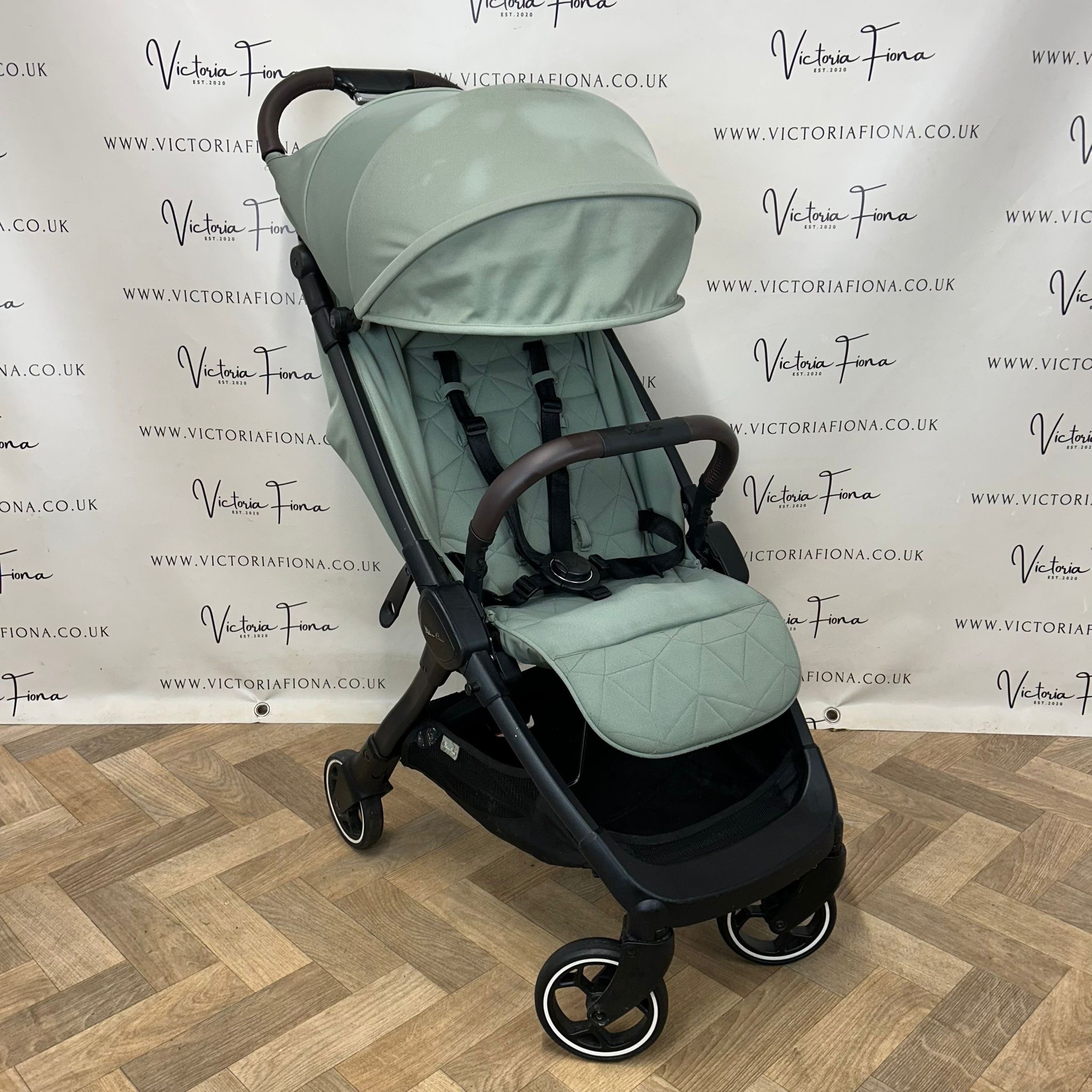 PRELOVED Silver Cross Clic Compact Stroller - Sage Green RRP£295