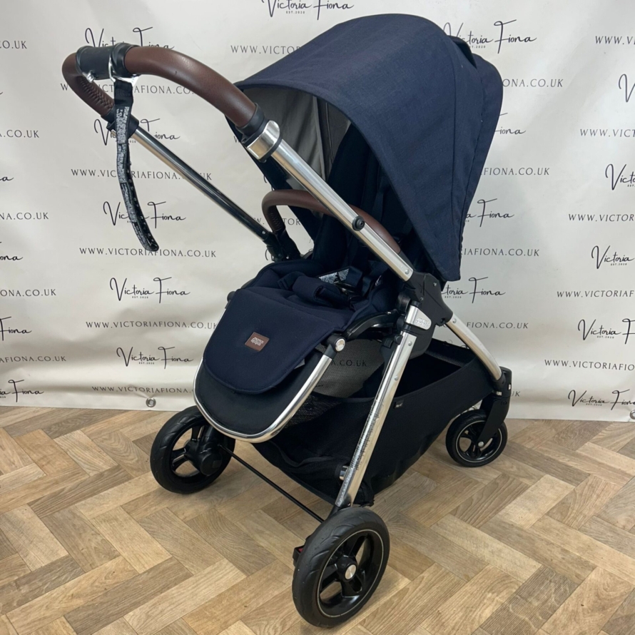 PRELOVED Mamas And Papas Flip xt3 Pushchair & Carry Cot Travel System - Navy Blue - Image 4