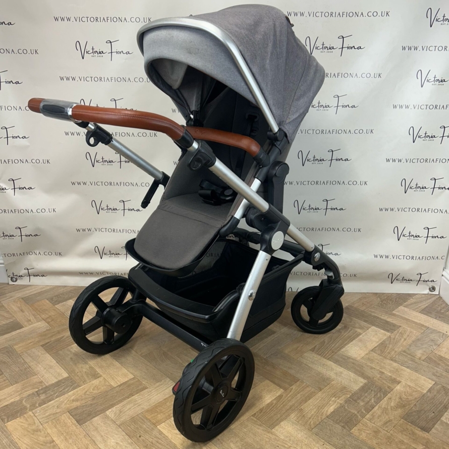 PRELOVED Silver Cross Wave Pushchair, Carrycot & Car Seat - Sable - Image 6