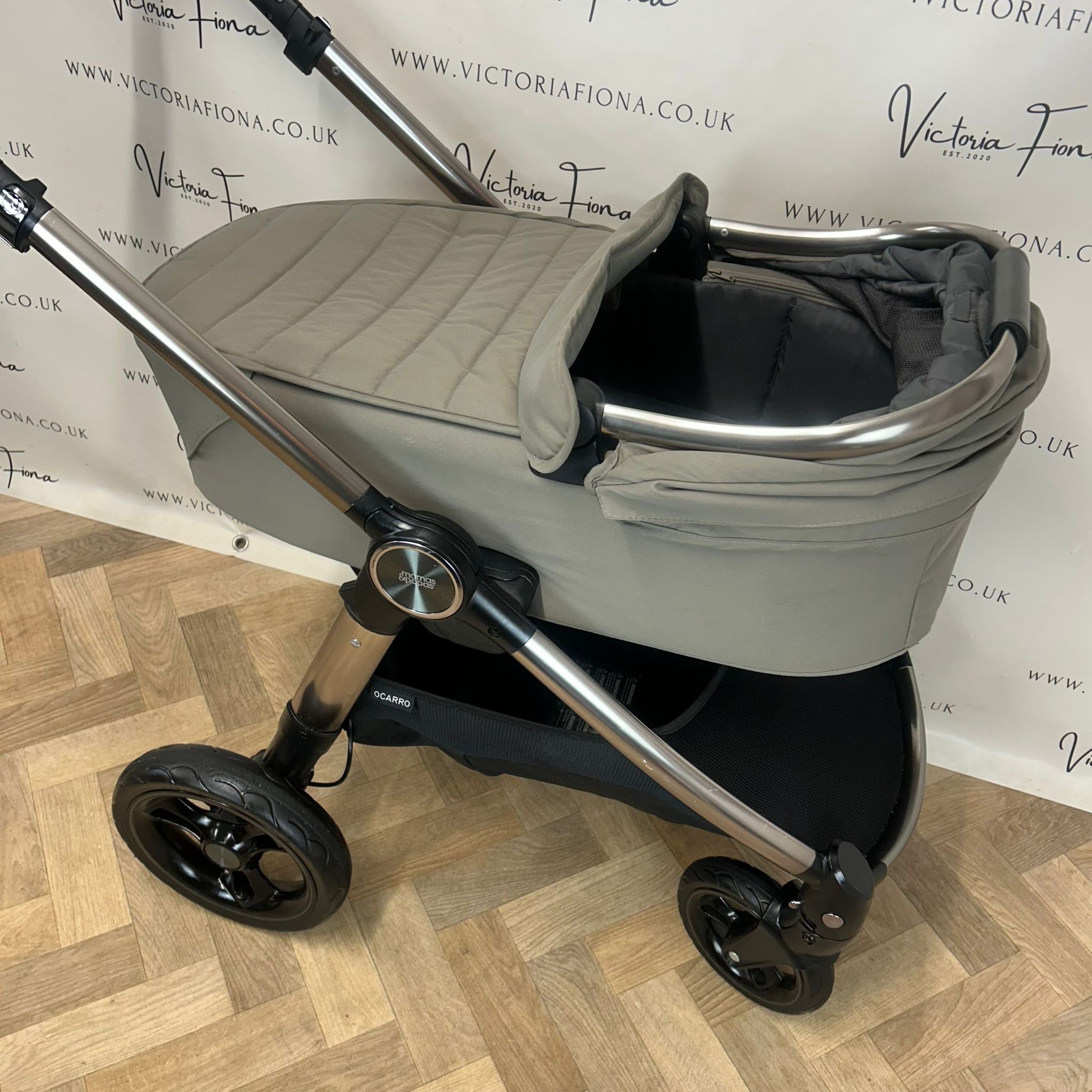 PRELOVED Mamas And Papas Ocarro Pushchair & Carrycot - Everest - Image 3