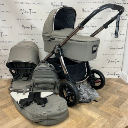 PRELOVED Mamas And Papas Ocarro Pushchair & Carrycot - Everest