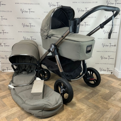PRELOVED Mamas And Papas Ocarro Pushchair & Carrycot - Everest