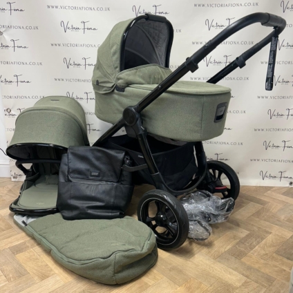 PRELOVED Mamas And Papas Ocarro Tweed Pushchair & Carrycot - Juniper Green 💚