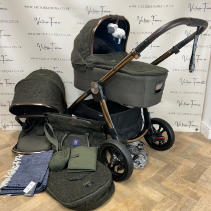 PRELOVED Mamas And Papas Ocarro Tweed Pushchair & Carrycot - Dales Moon (Green Tweed)