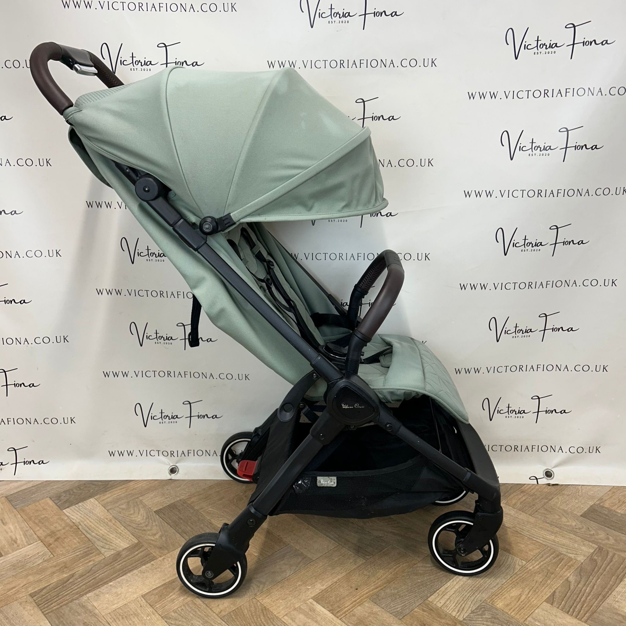PRELOVED Silver Cross Clic Compact Stroller - Sage Green RRP£295 - Image 6