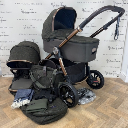 PRELOVED Mamas And Papas Ocarro Tweed Pushchair & Carrycot - Dales Moon (Green Tweed)