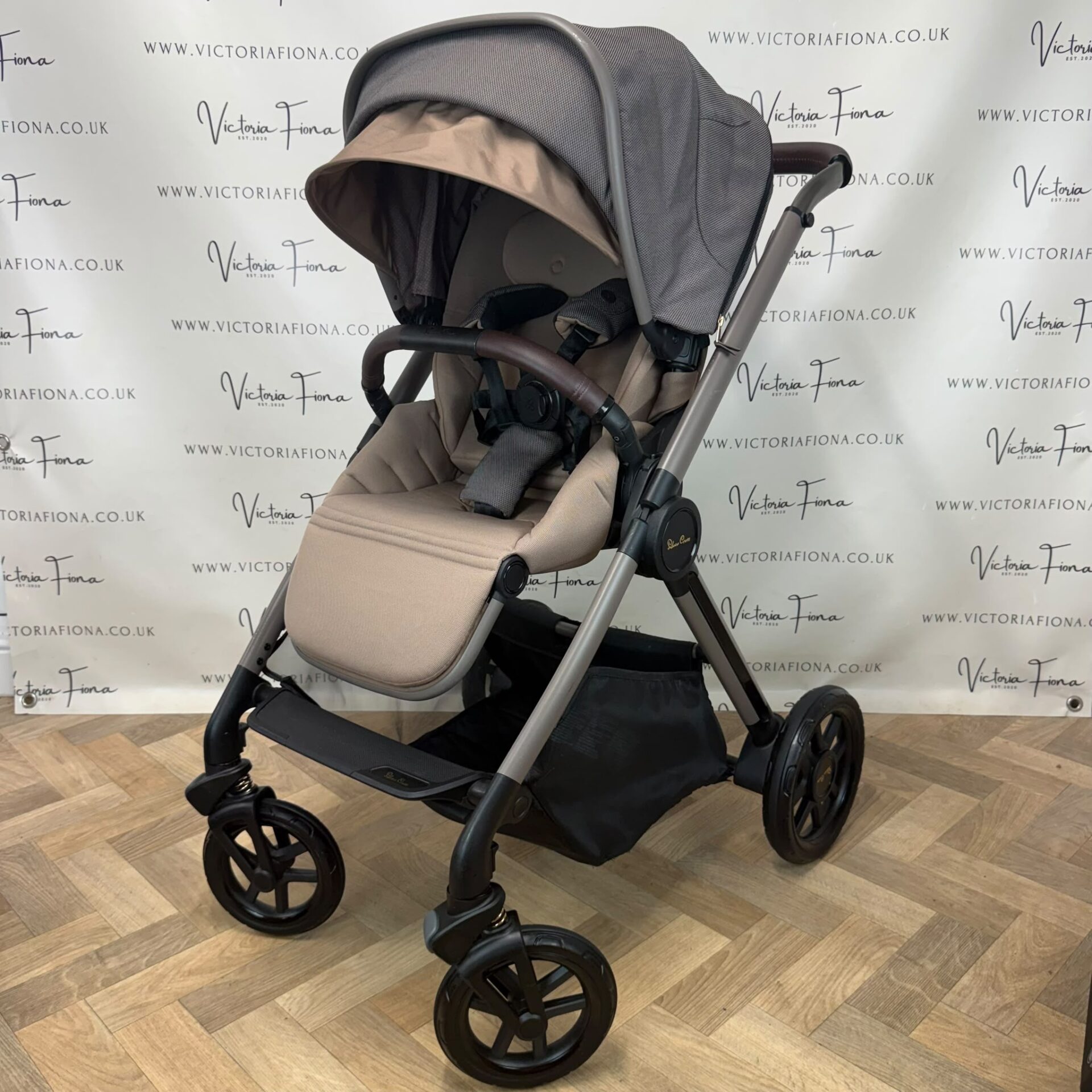 PRELOVED Silver Cross Reef Ultimate Travel System. Carrycot, Pushchair & Car Seat - Earth π - Image 8
