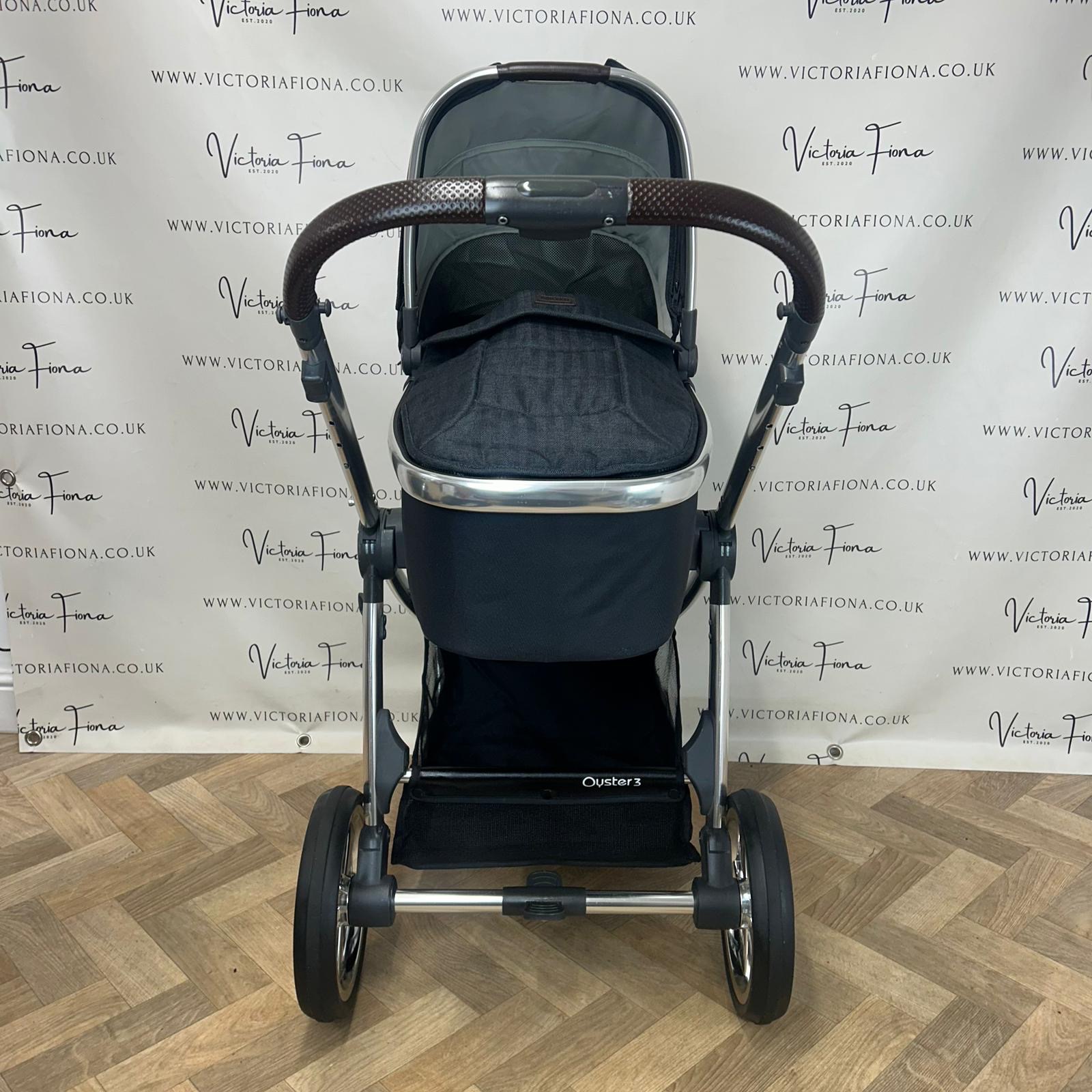 PRELOVED Babystyle Oyster 3 Carrycot & Pushchair - 0-22kg - Caviar Black on Chrome - Image 2