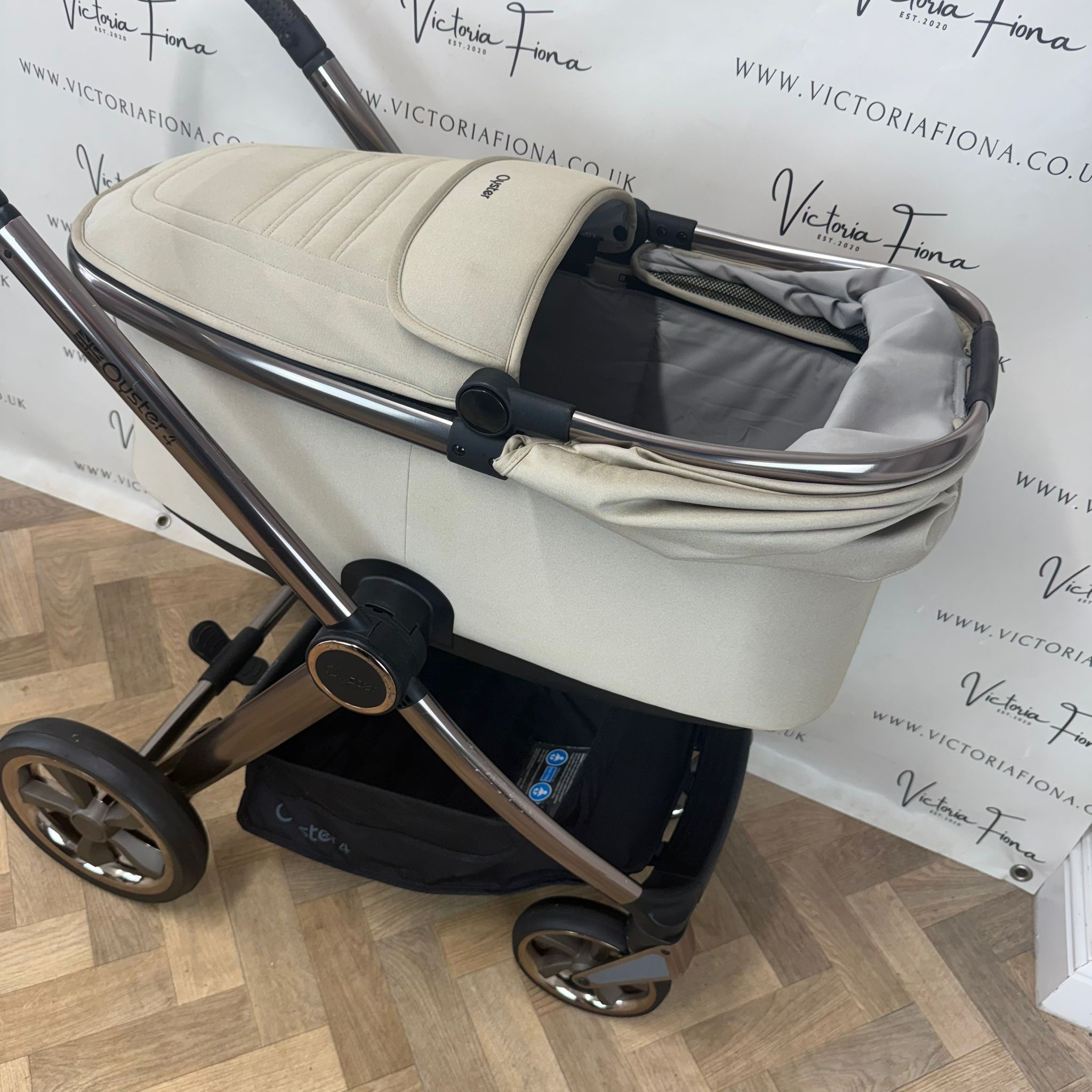 PRELOVED Babystyle Oyster 4 Pushchair & Carrycot - Buttermilk - Image 3