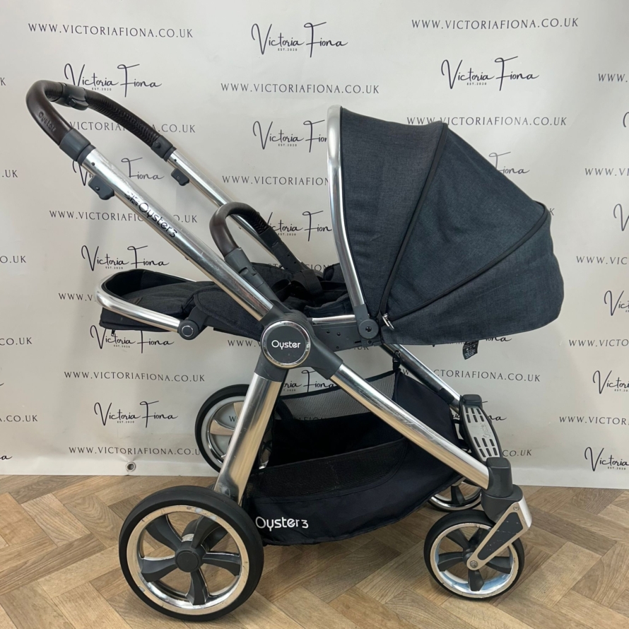 PRELOVED Babystyle Oyster 3 Carrycot & Pushchair - 0-22kg - Caviar Black on Chrome - Image 6