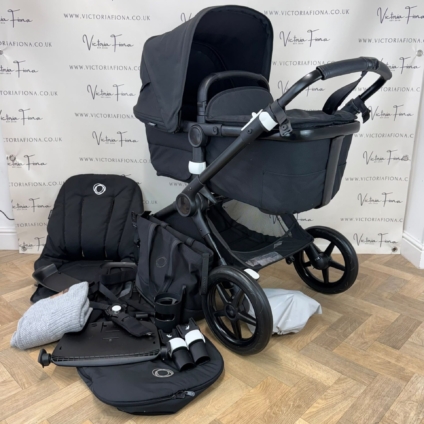 PRELOVED Bugaboo Fox 3 Pushchair & Carrycot with Accessories – All Black