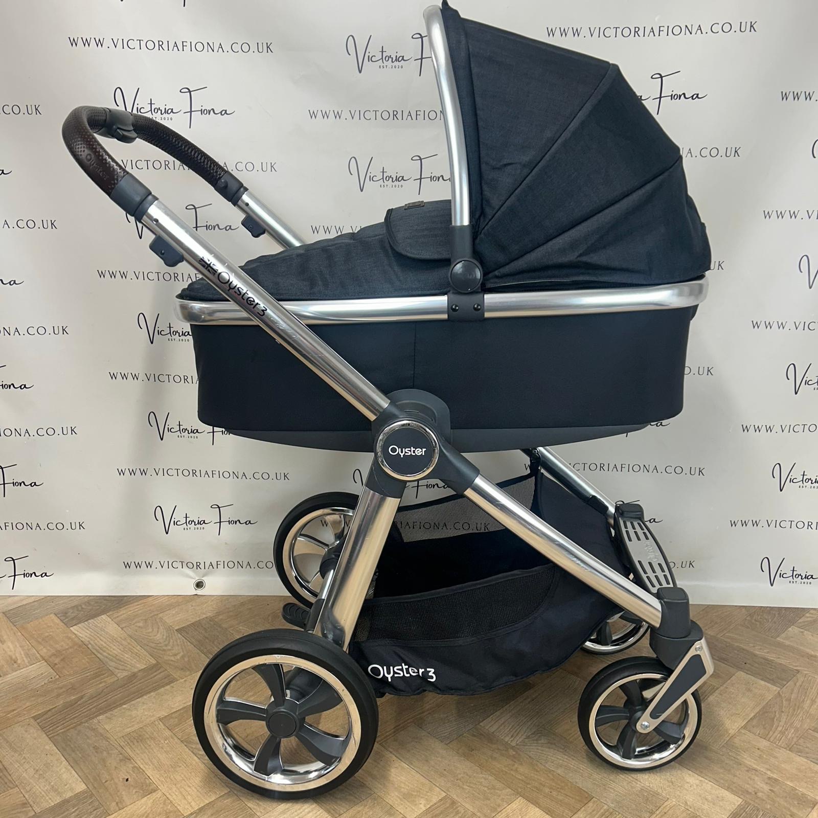 PRELOVED Babystyle Oyster 3 Carrycot & Pushchair - 0-22kg - Caviar Black on Chrome - Image 4