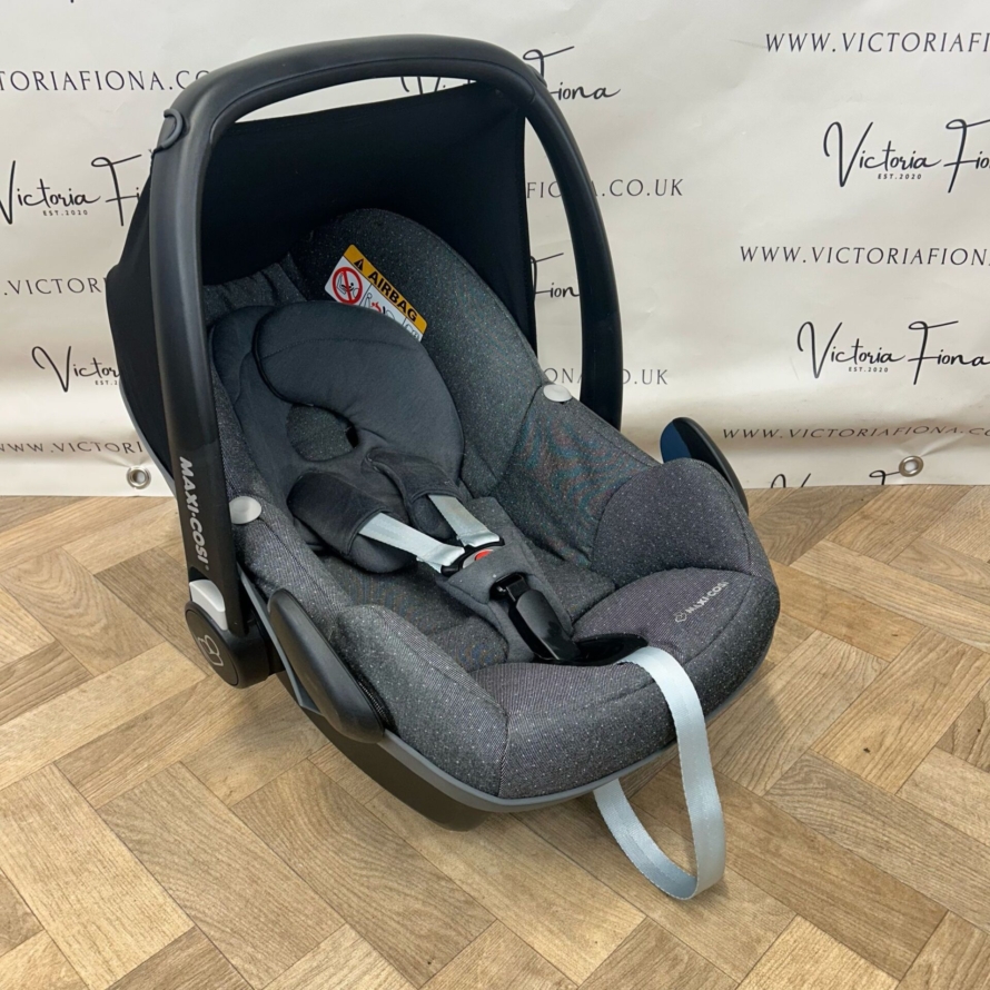 PRELOVED Maxi Cosi Pebble Infant Car Seat GREY