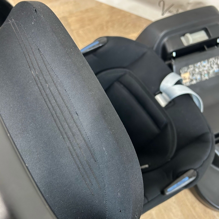 PRELOVED Maxi Cosi Cabriofix isize with Isofix Base - Image 5