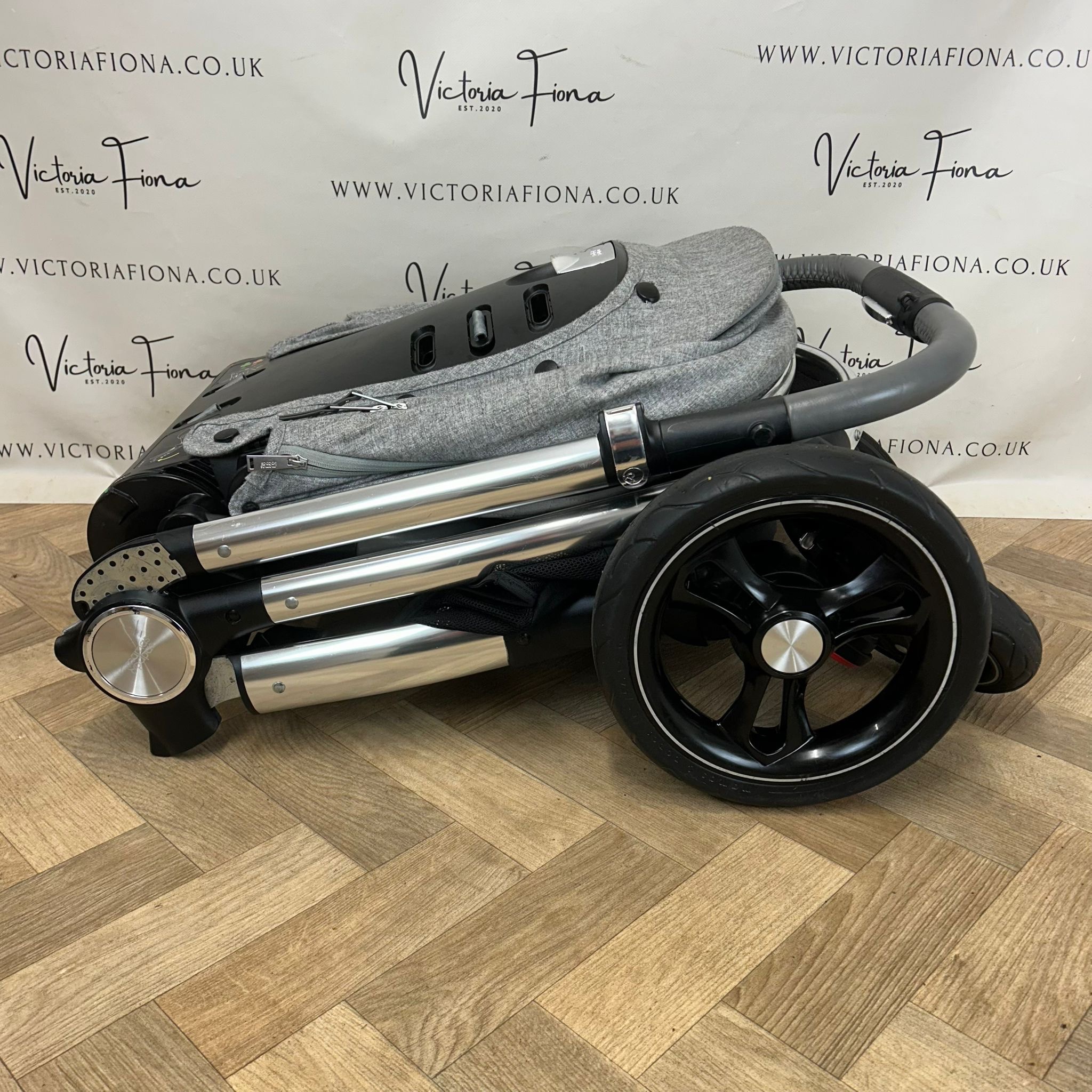 PRELOVED Mamas & Papas Ocarro Carrycot & Pushchair - Skyline Grey - Image 10