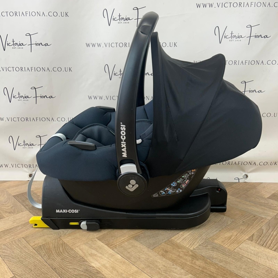PRELOVED Maxi Cosi Cabriofix isize with isize Isofix Base - Graphite - Image 3