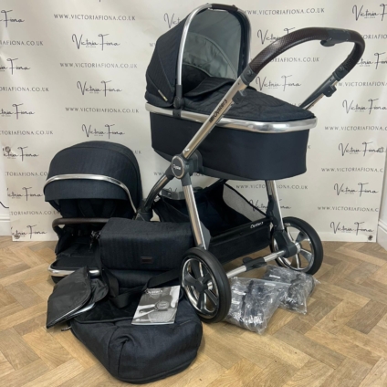 PRELOVED Babystyle Oyster 3 Carrycot & Pushchair - 0-22kg - Caviar Black on Chrome