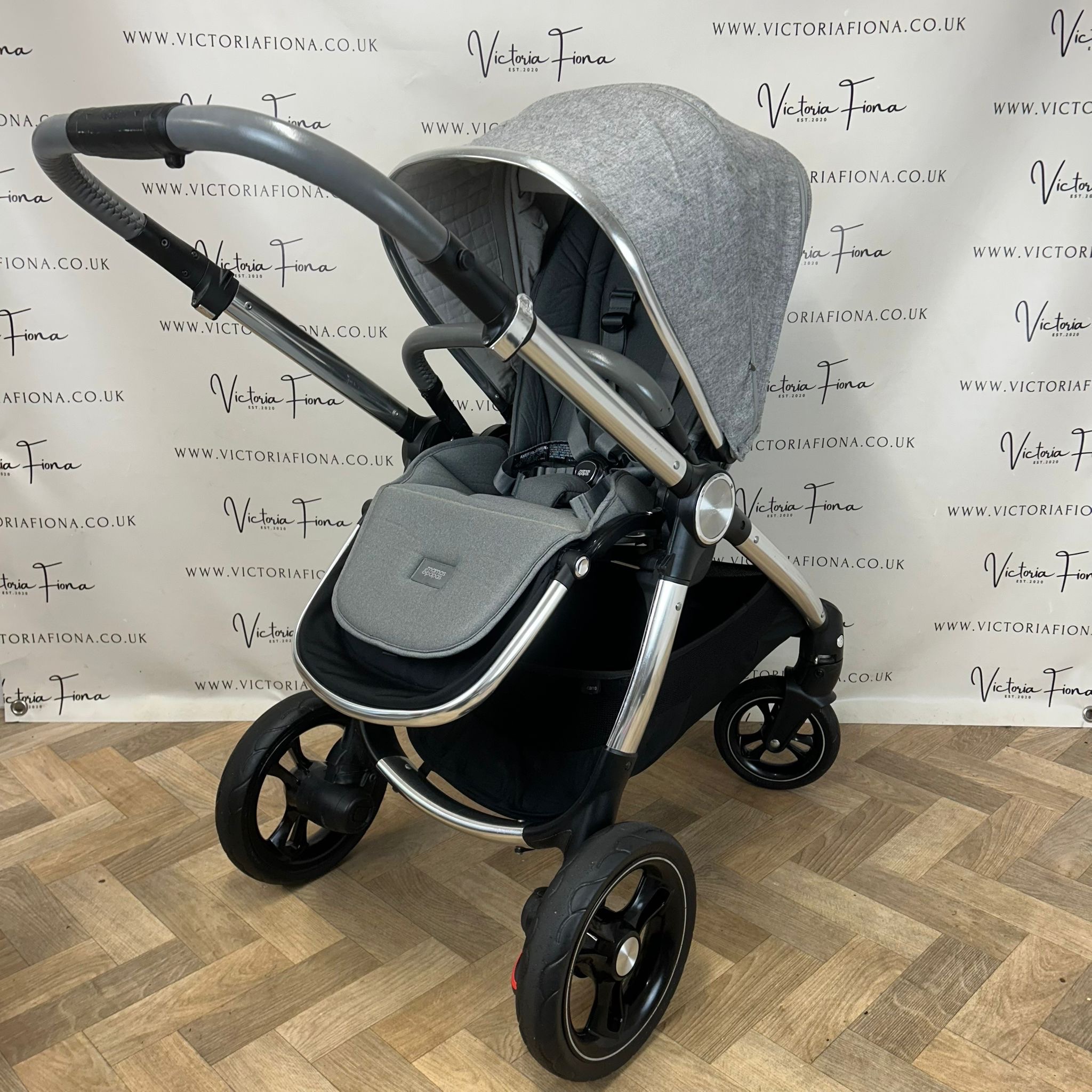 PRELOVED Mamas & Papas Ocarro Carrycot & Pushchair - Skyline Grey - Image 7