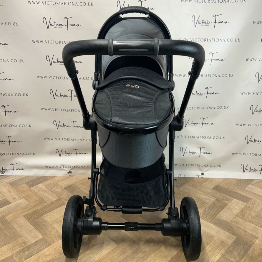 PRELOVED Egg2 Complete Travel System - Jurassic Black 🖤 - Image 3