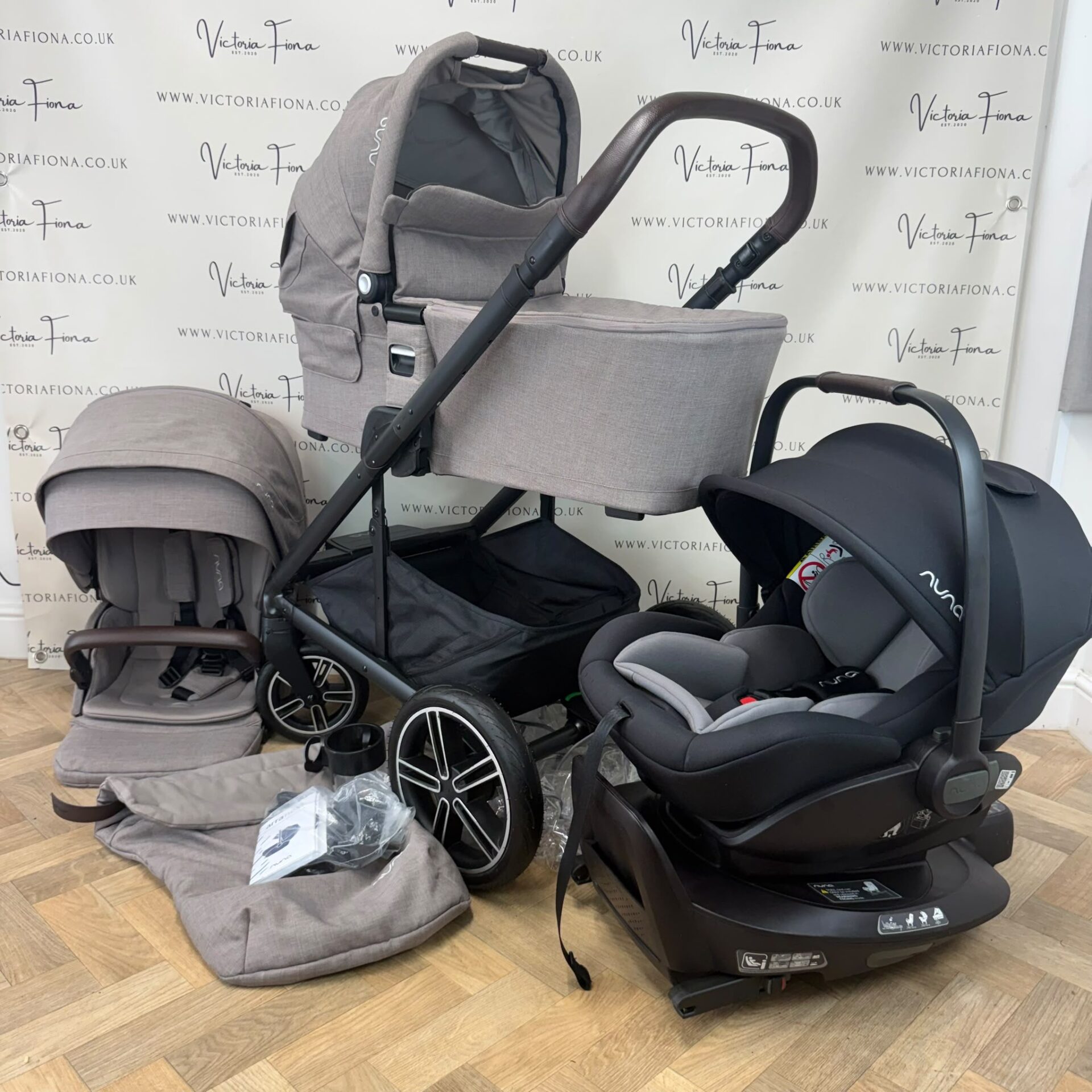 PRELOVED Nuna Mixx Next Pushchair, Carrycot & 360 Car Seat / Isofix RRP£1225 - Cedar