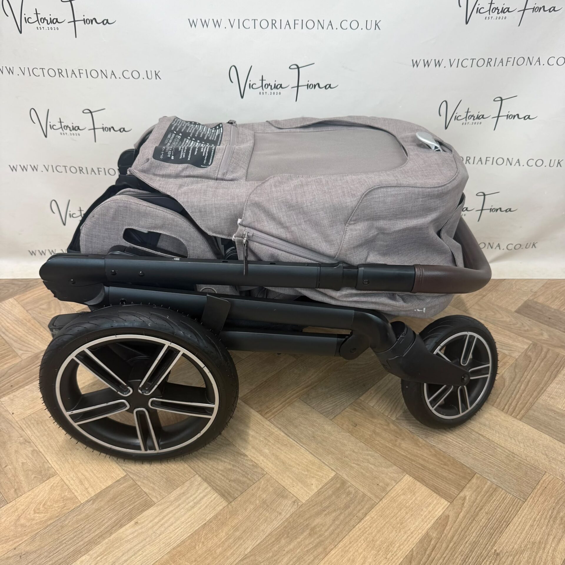 PRELOVED Nuna Mixx Next Pushchair, Carrycot & 360 Car Seat / Isofix RRP£1225 - Cedar - Image 10