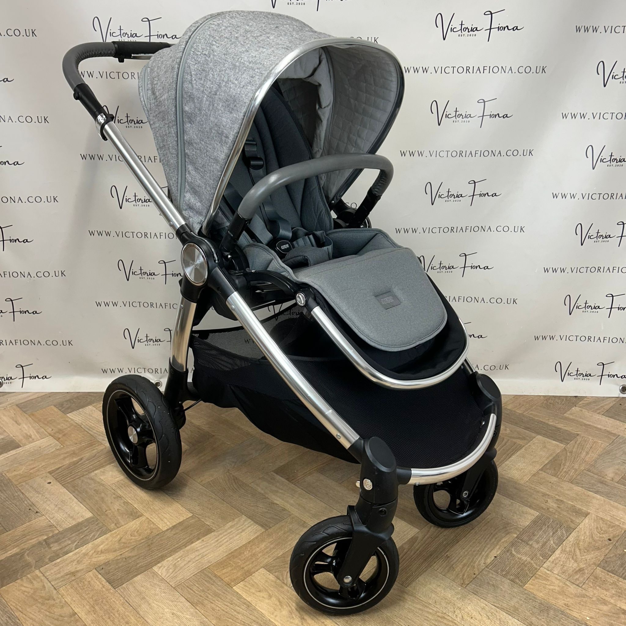 PRELOVED Mamas & Papas Ocarro Carrycot & Pushchair - Skyline Grey - Image 9