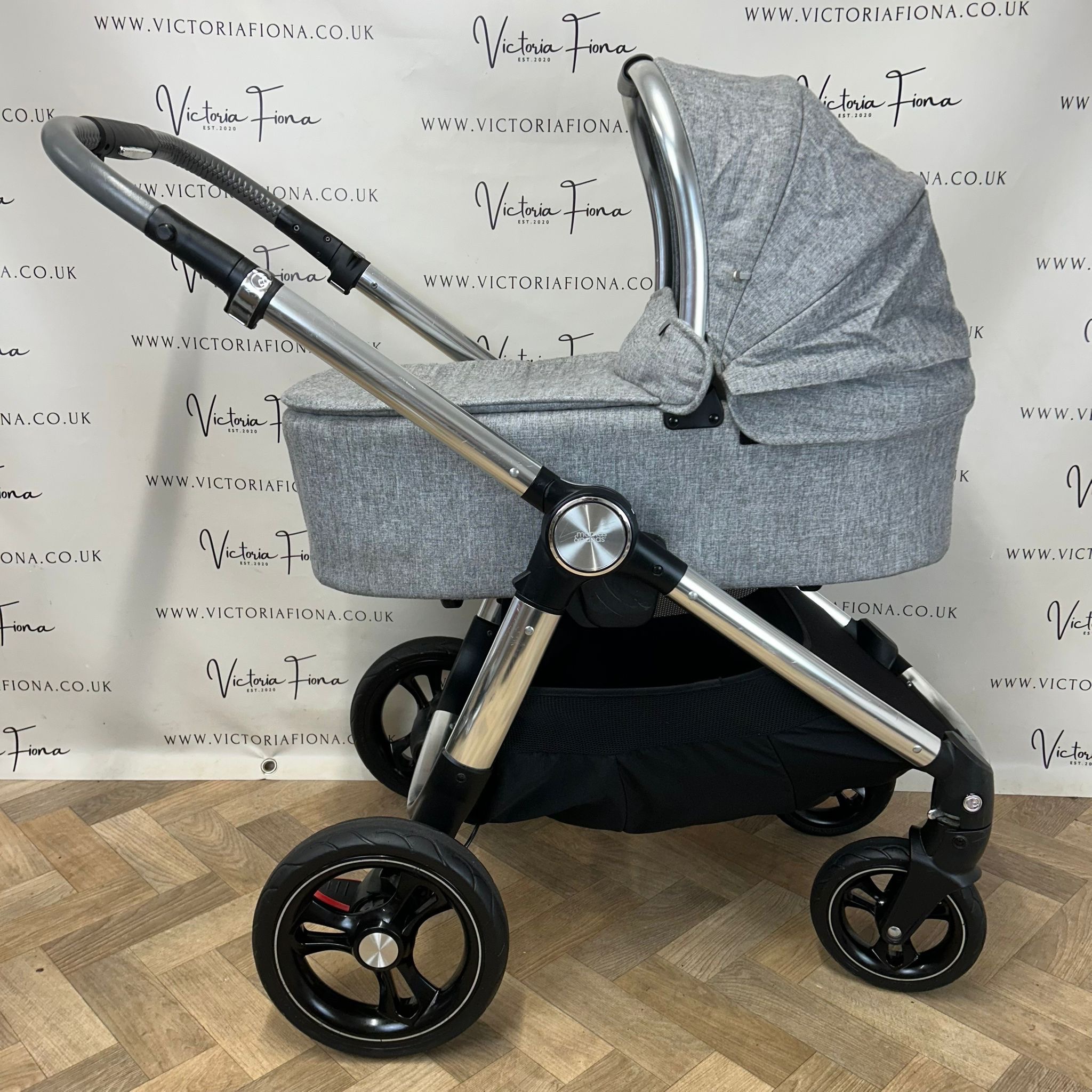PRELOVED Mamas & Papas Ocarro Carrycot & Pushchair - Skyline Grey - Image 2
