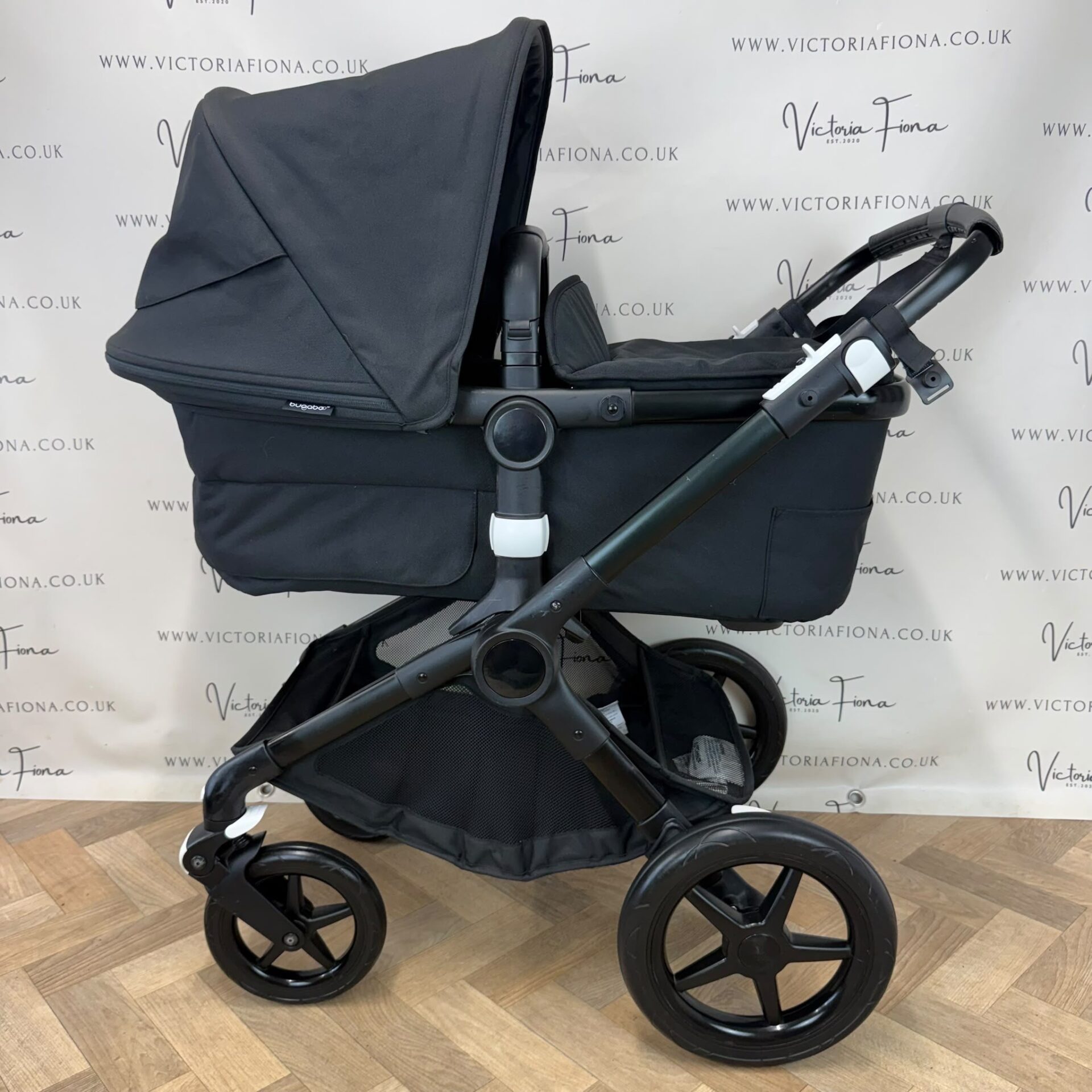 PRELOVED Bugaboo Fox 3 Pushchair & Carrycot with Accessories – All Black - Image 2
