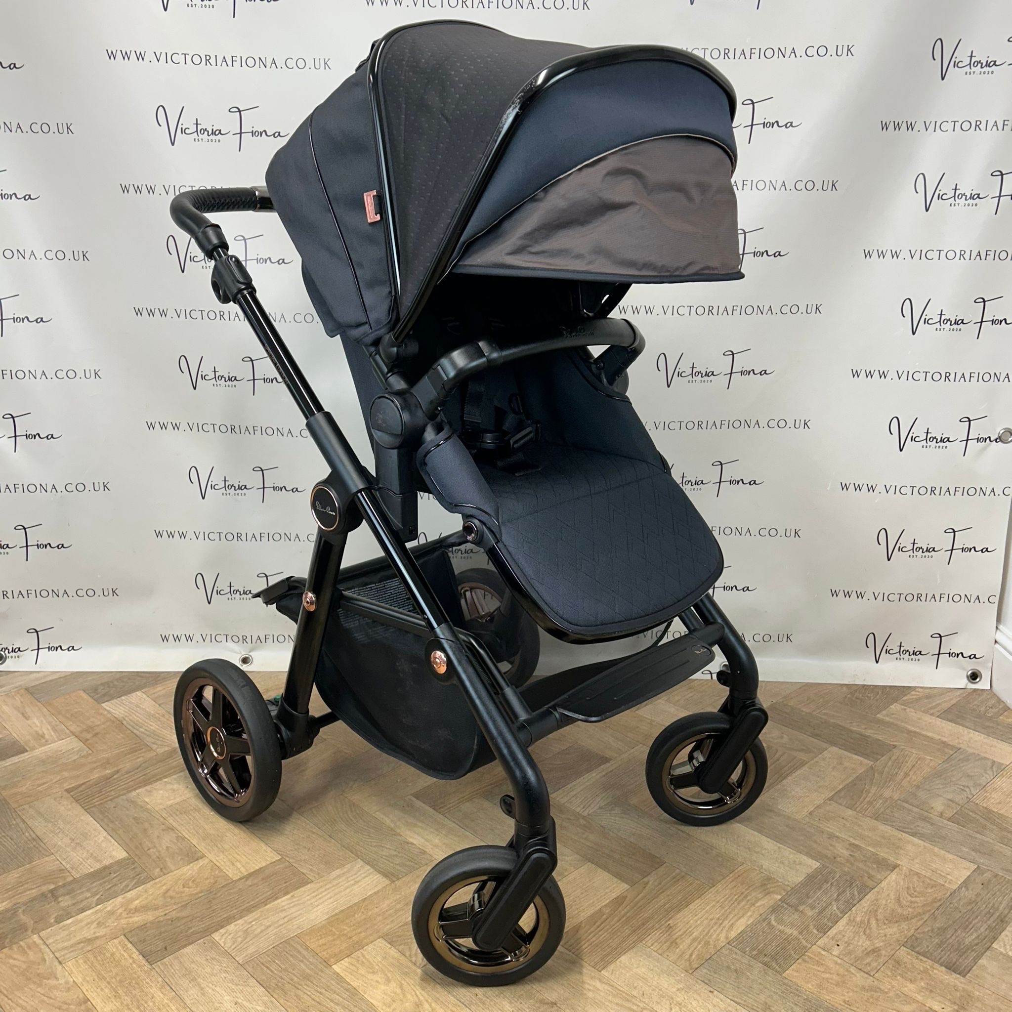 PRELOVED Silver Cross Pioneer Pushchair & Carrycot - Special Edition - Eclipse Black 🖤 - Image 7