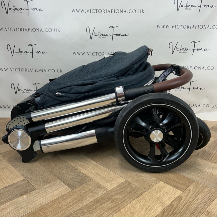 PRELOVED Mamas And Papas Ocarro Pushchair & Carrycot - 💙 Navy Flannel 💙 - Image 9