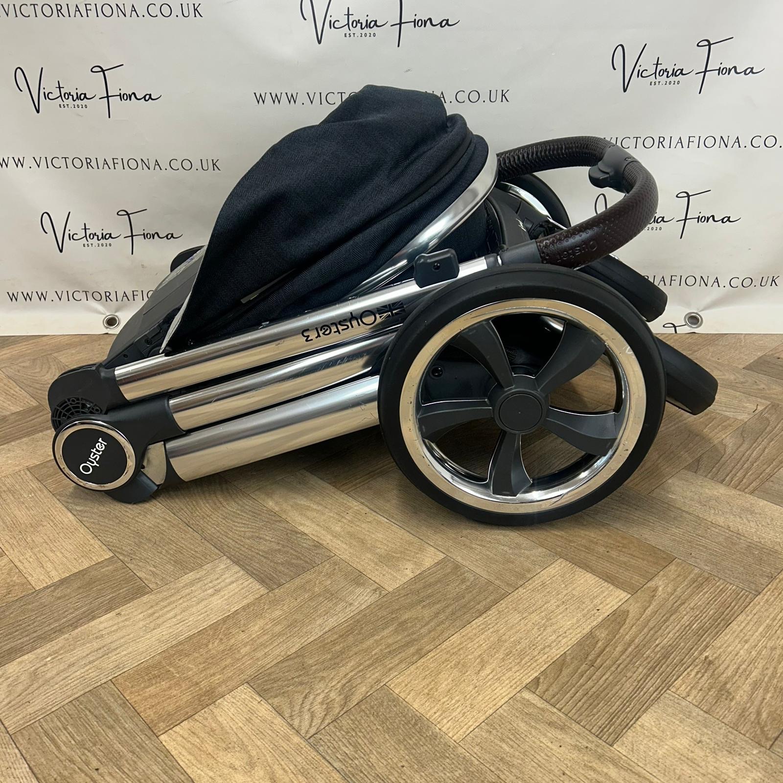 PRELOVED Babystyle Oyster 3 Carrycot & Pushchair - 0-22kg - Caviar Black on Chrome - Image 9