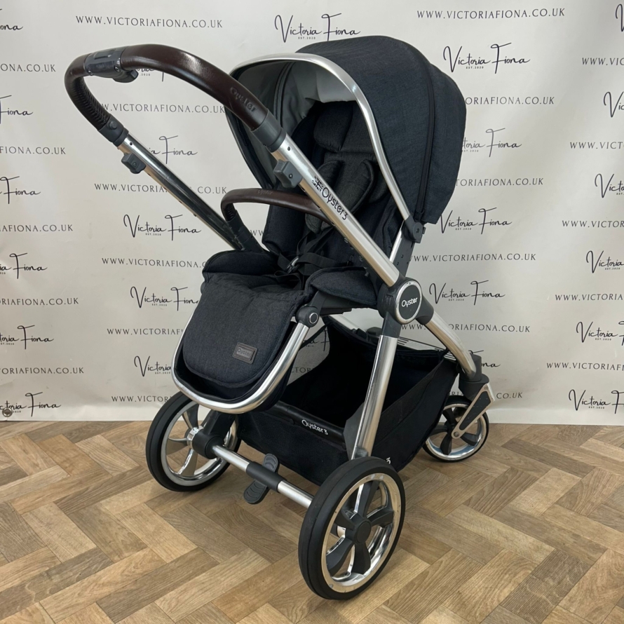 PRELOVED Babystyle Oyster 3 Carrycot & Pushchair - 0-22kg - Caviar Black on Chrome - Image 7