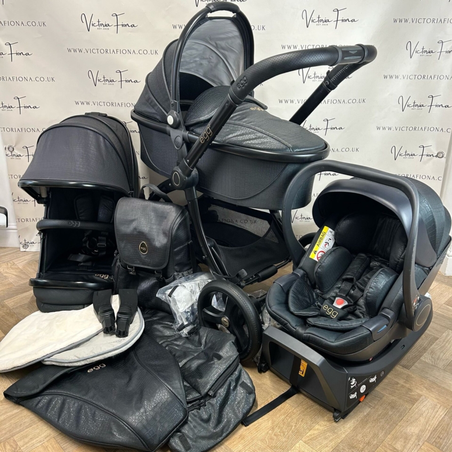 PRELOVED Egg2 Complete Travel System - Jurassic Black 🖤