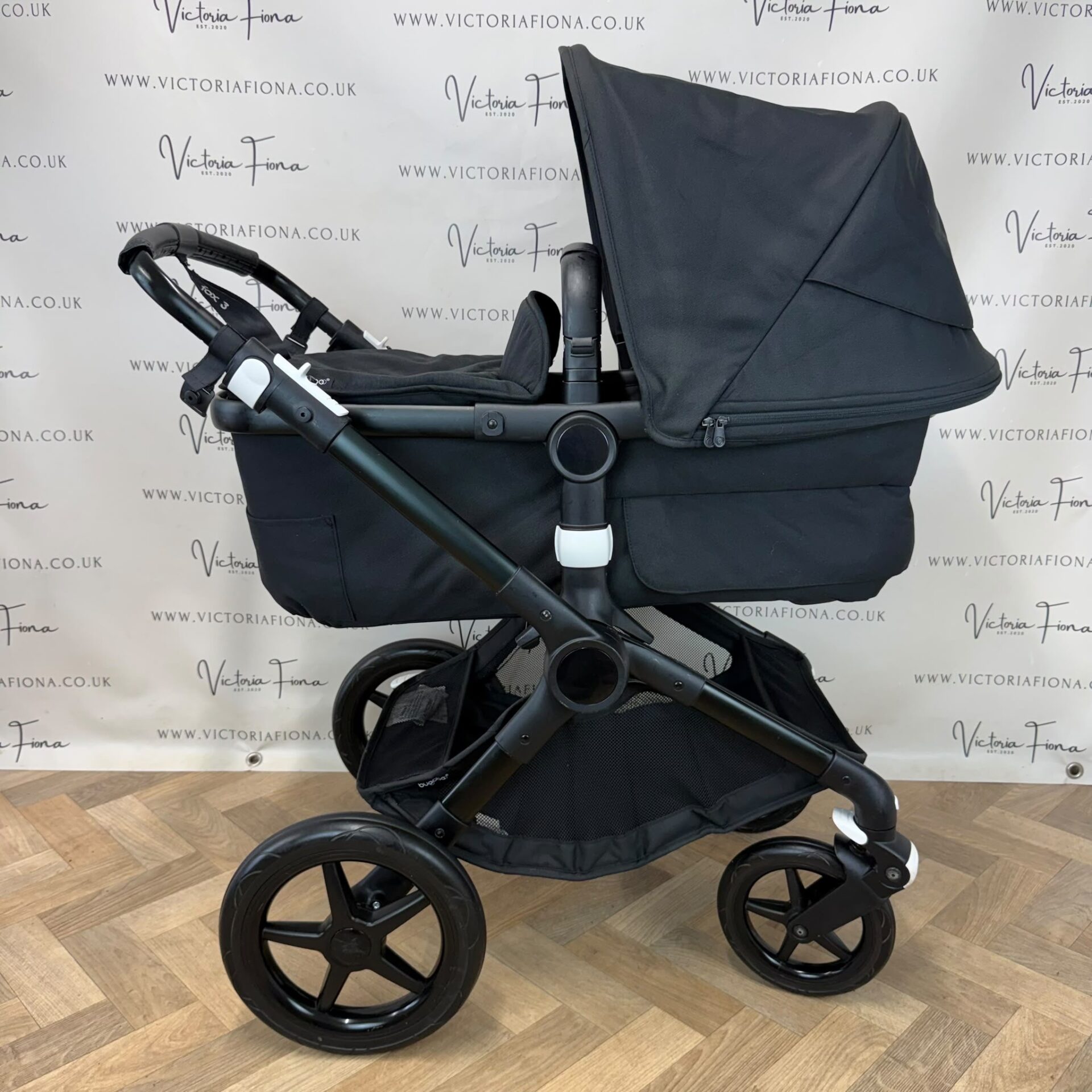 PRELOVED Bugaboo Fox 3 Pushchair & Carrycot with Accessories – All Black - Image 4