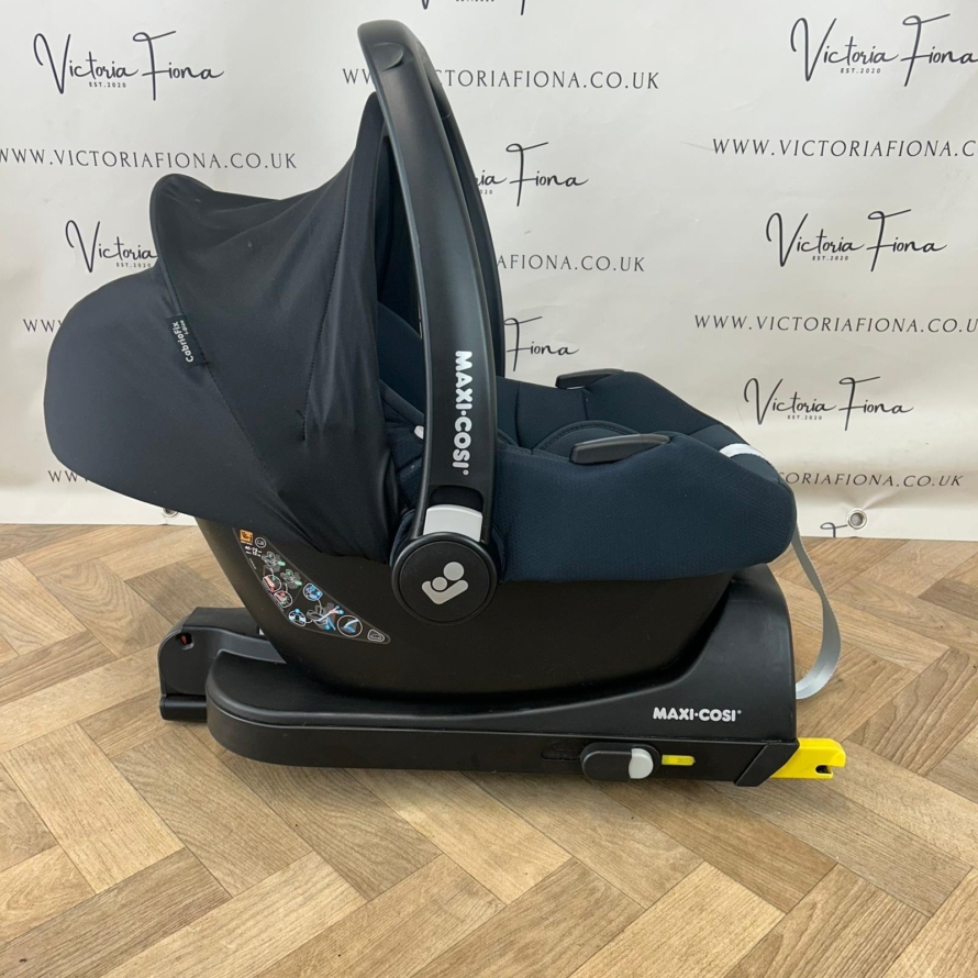 PRELOVED Maxi Cosi Cabriofix isize with isize Isofix Base - Graphite - Image 4